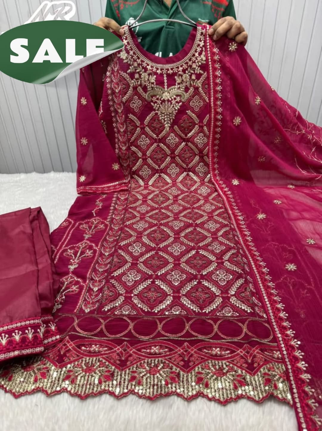 Chinen gorjet Three Piece